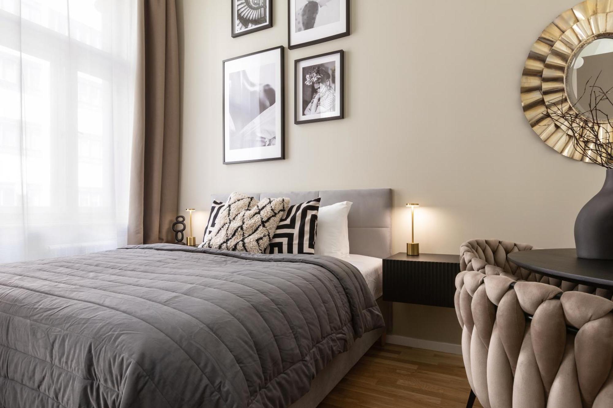 Turnkey I Republic Square Apartments Прага Номер фото